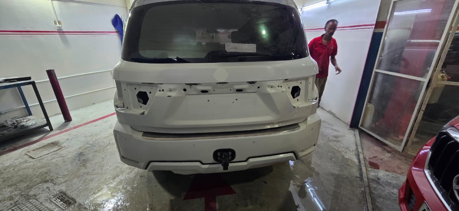 Al Bedaya Garage serving Ajman - workshop floor
