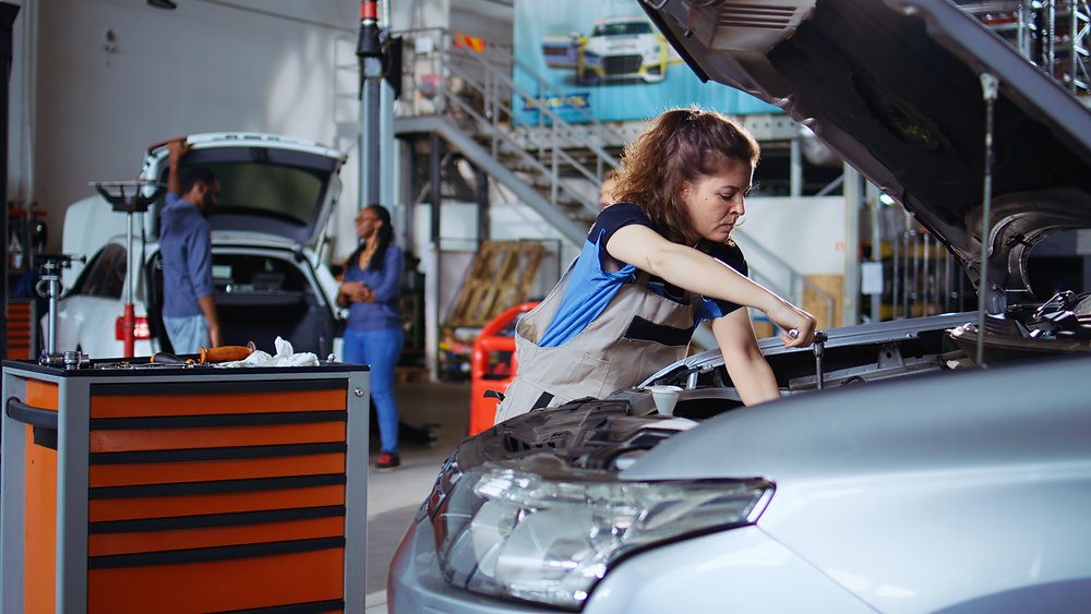 Signs Your Car Needs Repair at a Garage in Sharjah